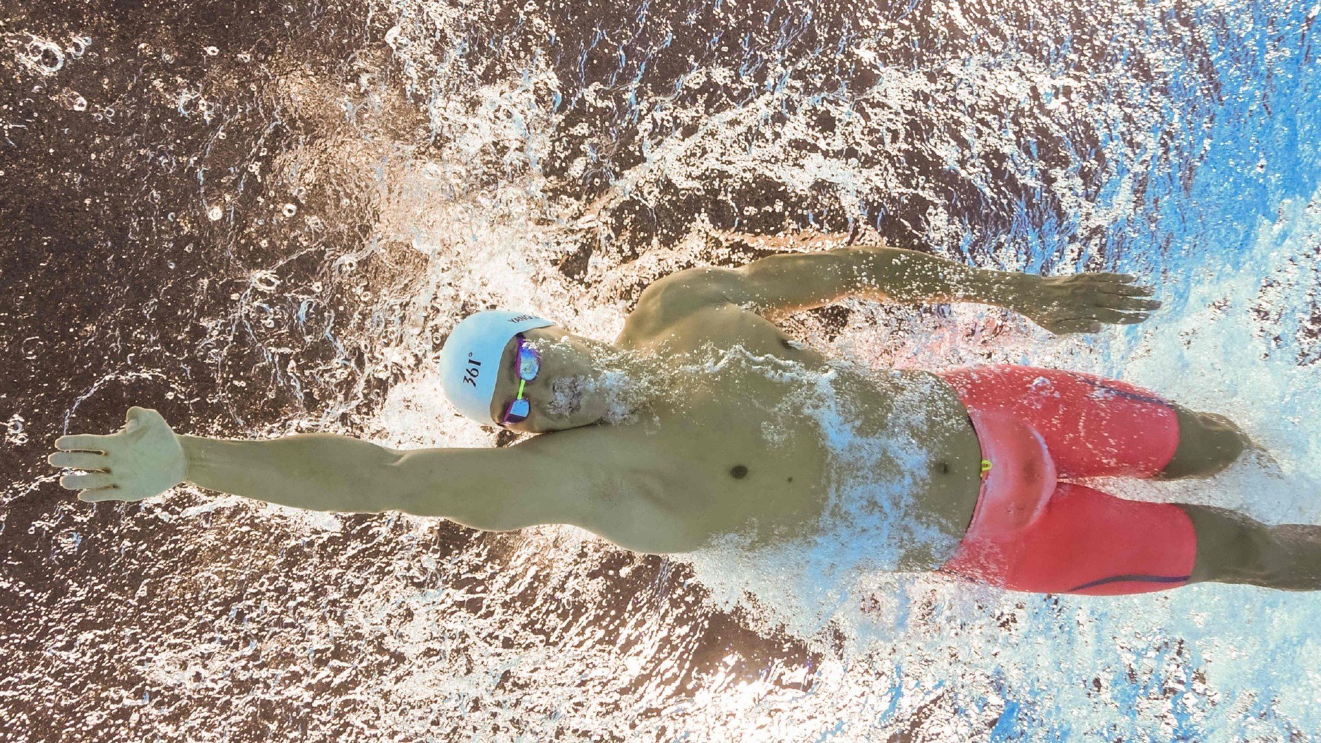 库里:百发百中,三分线外绝无仅有的“魔炮”!,库里如何超越魔术师